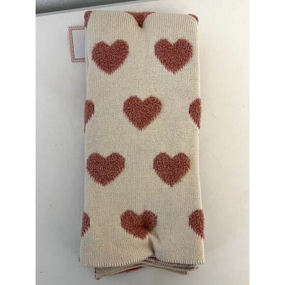 Cupcakes and Cashmere Hand Towels Pink Hearts Pink White Set of Two - Picture 2 of 4